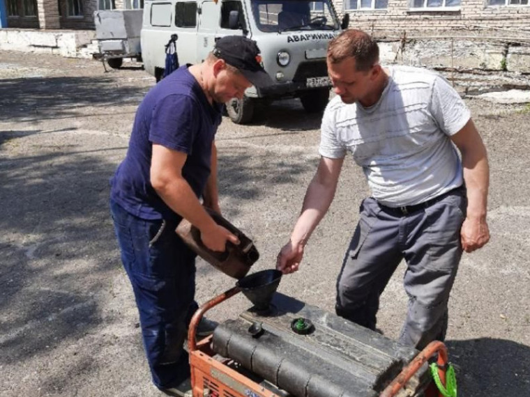 Строители и коммунальщики из Калужской области налаживают в Первомайске мирную жизнь. Строители и коммунальщики из Калужской области налаживают в Первомайске мирную жизнь.