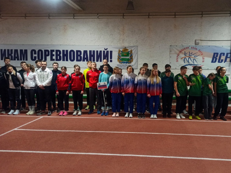 Значкисты ГТО в рядах спортсменов-полиатлонистов. Значкисты ГТО в рядах спортсменов-полиатлонистов.